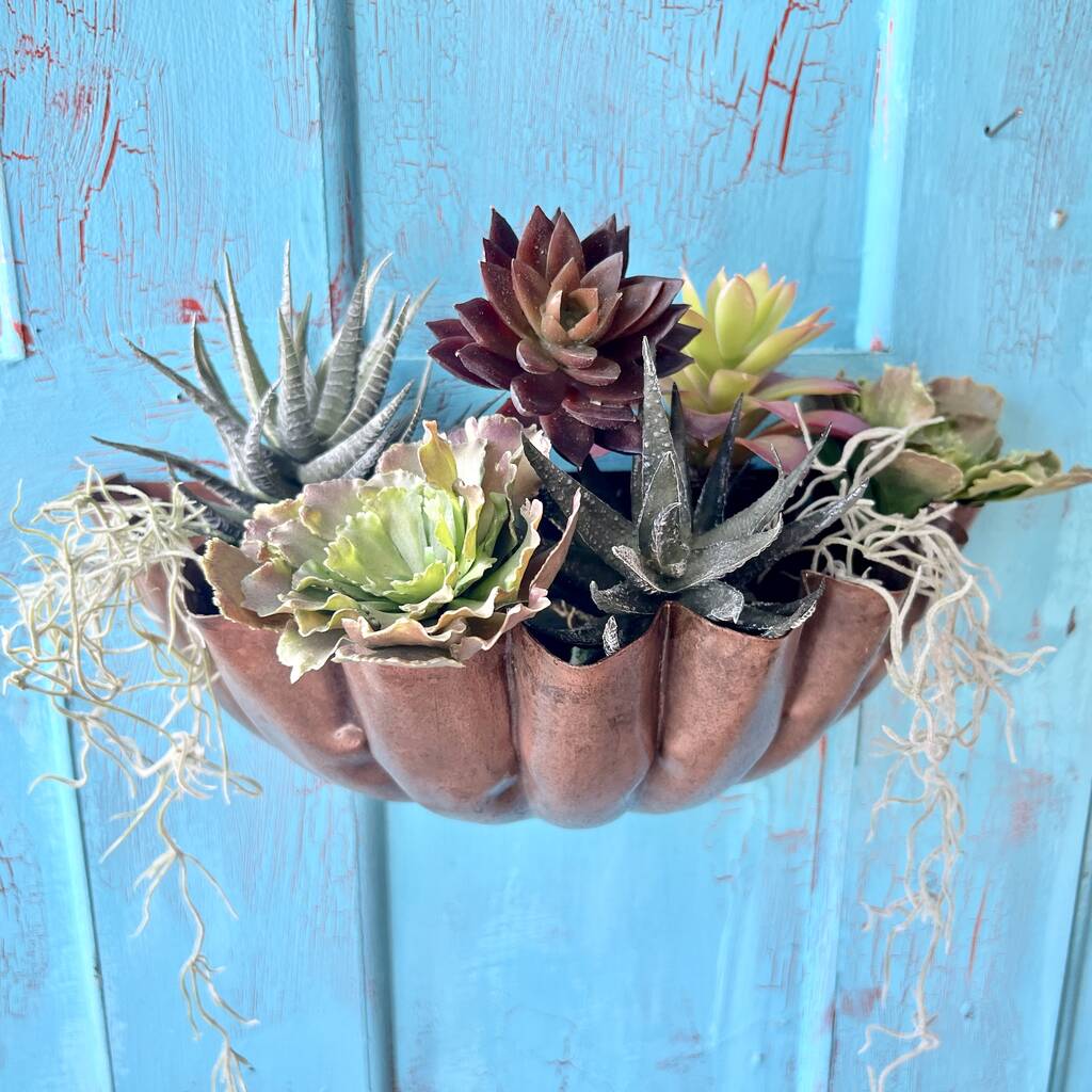 Scallop Wall Planter