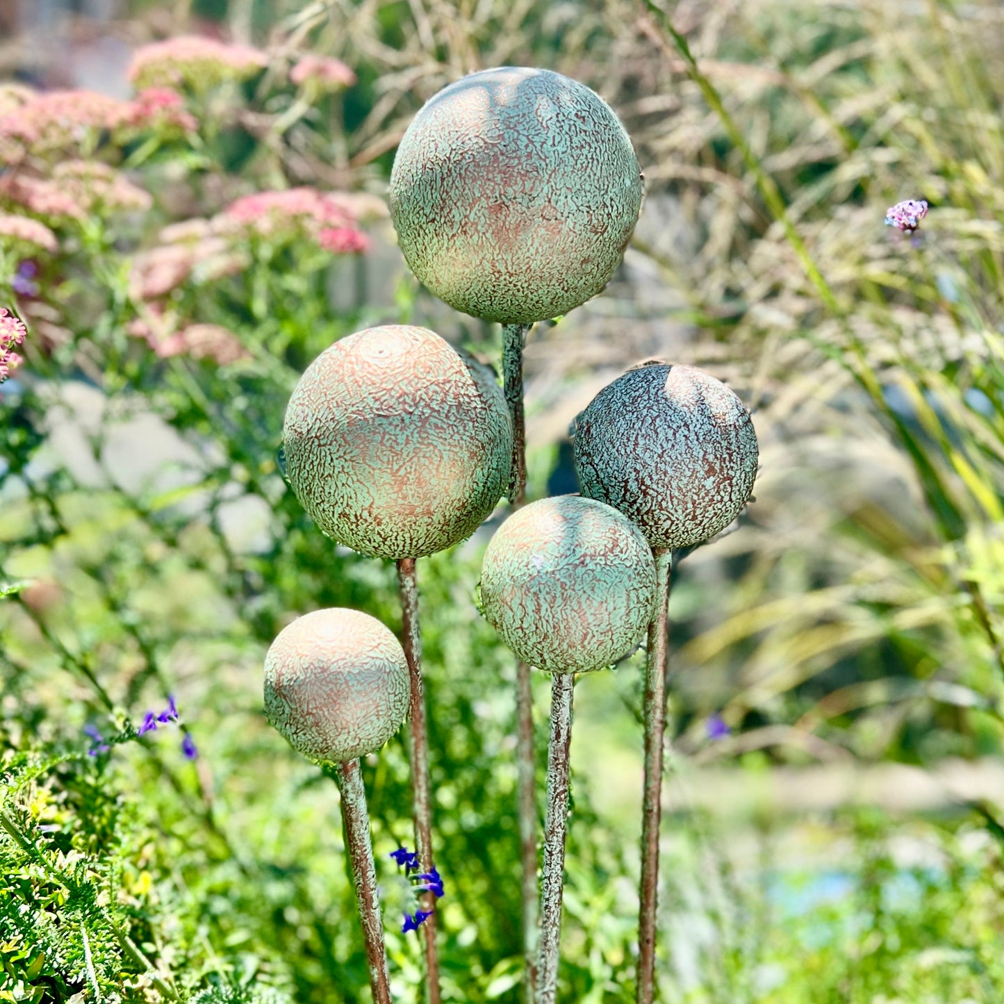 VERDIGRIS BALL SCULPTURES SET5 ON RUSTED STEM
