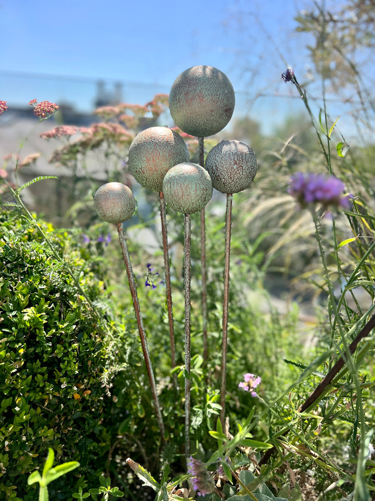 VERDIGRIS BALL SCULPTURES SET5 ON RUSTED STEM